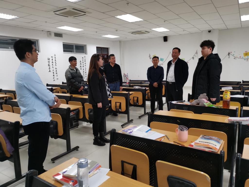 市委许学巍副书记来院与交友学生开展三进两联一交友活动